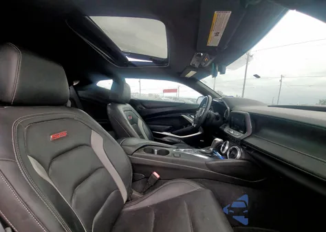 2021 Chevrolet Camaro Lz z USA, uszkodzony, nr VIN 1G1FF1R77M0104174